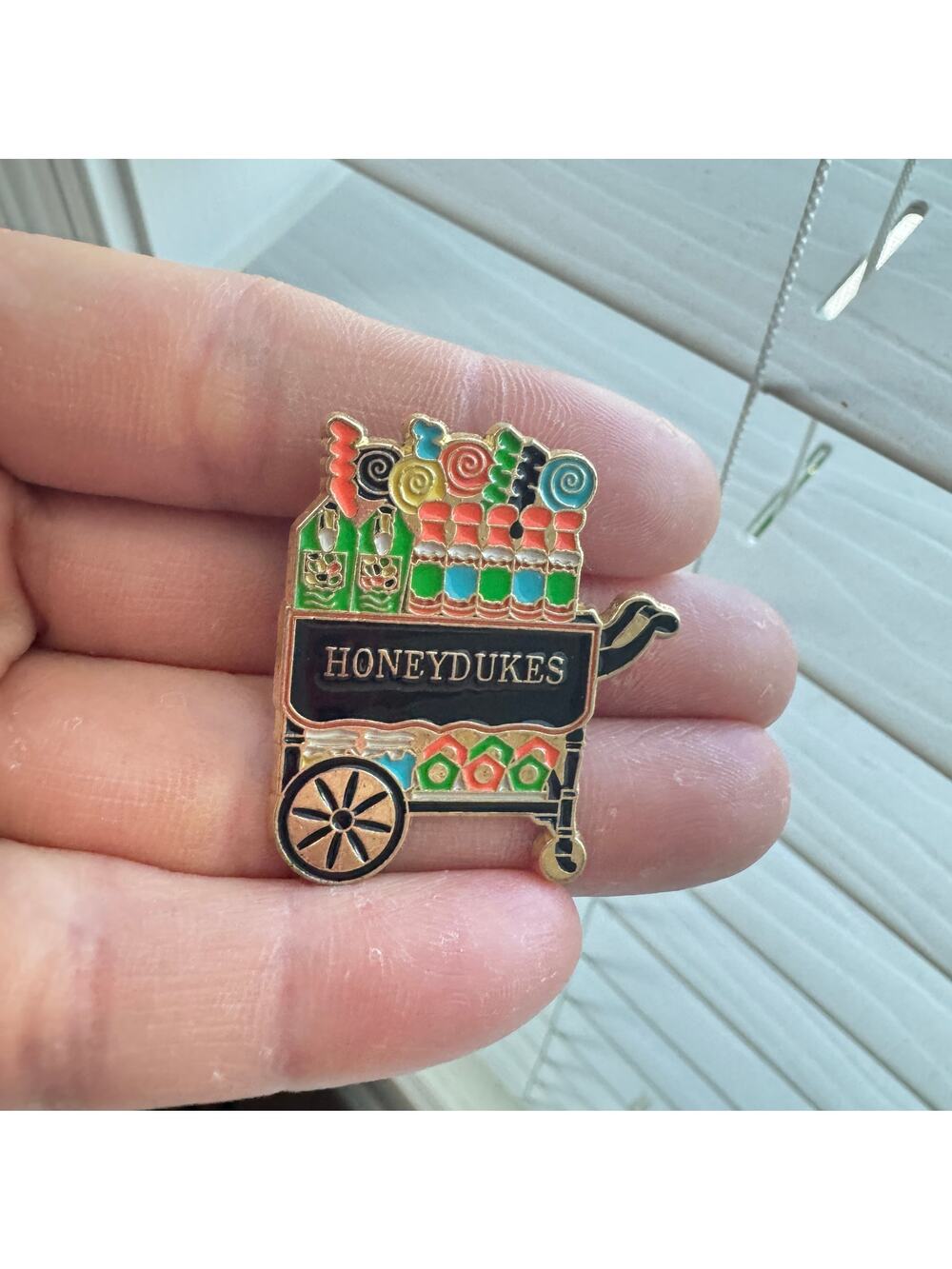 Harry Potter HoneyDukes Candy Trolley Cart Enamel Pins 159-1